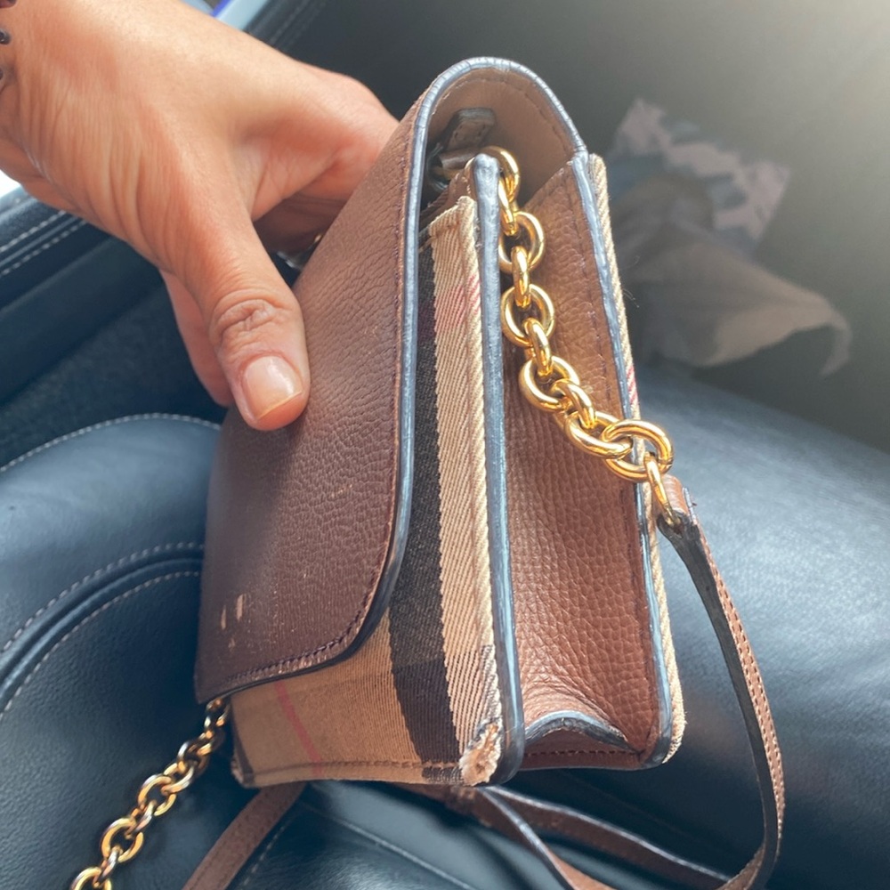 Preowned BURBERRY Leather And House Check Wallet With Detachable Strap In Tan. - Picture 3 of 7